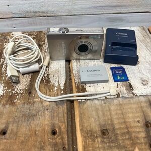 Vintage Canon PowerShot SD790 IS Silver Digital ELPH Camera Bundle 10.0MP OS